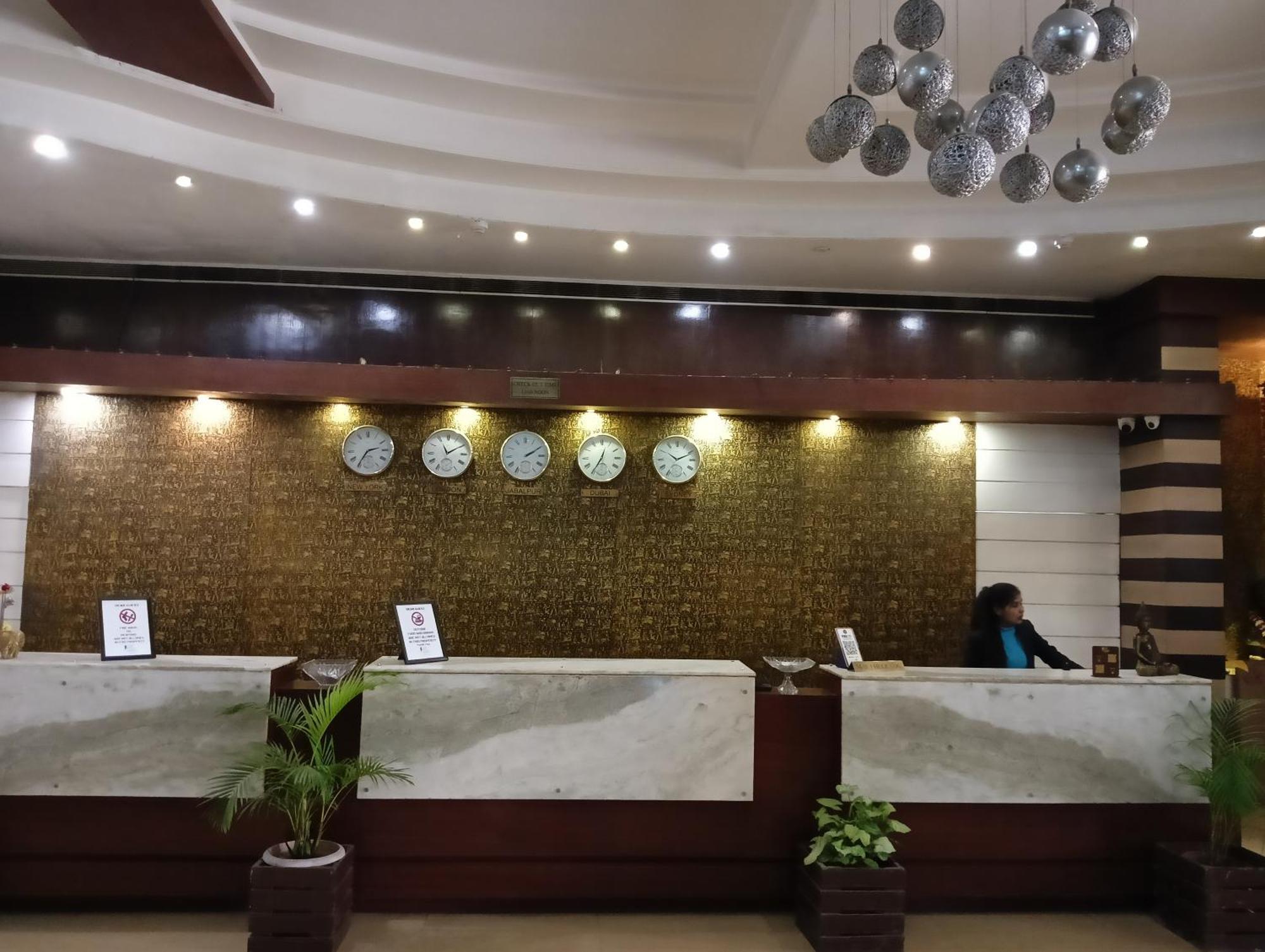 Bk Castles Hotel Jabalpur Dış mekan fotoğraf