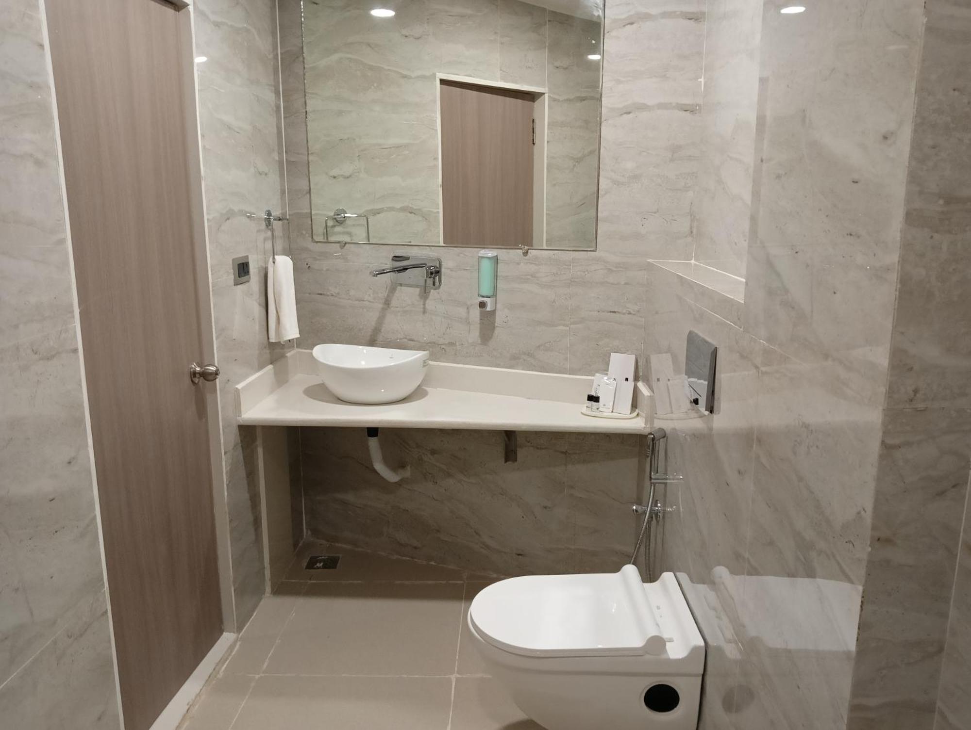 Bk Castles Hotel Jabalpur Dış mekan fotoğraf