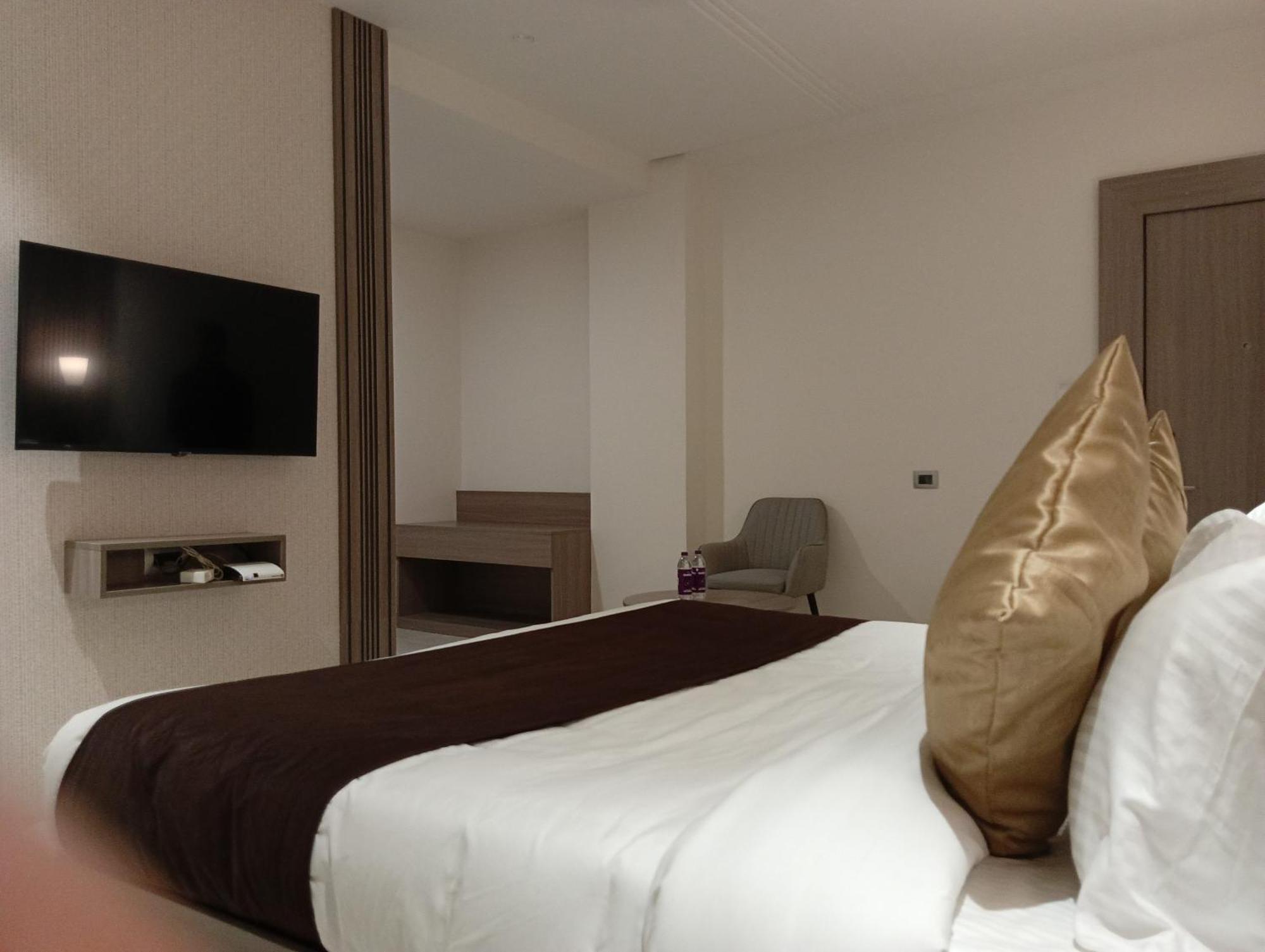 Bk Castles Hotel Jabalpur Dış mekan fotoğraf